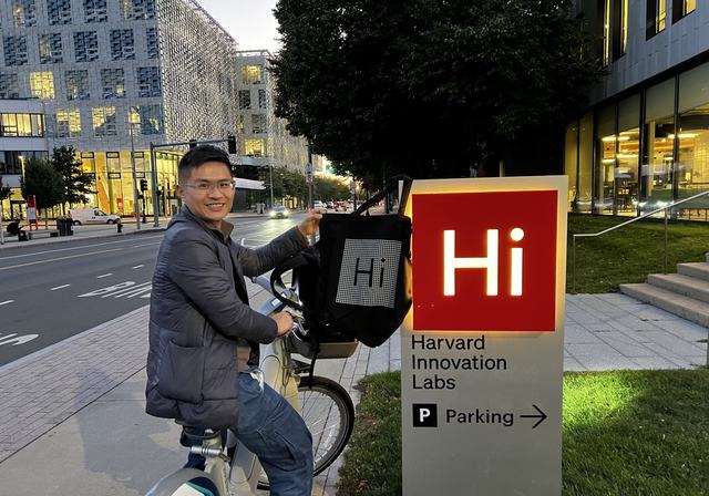 Biking past Harvard Innovation Labs